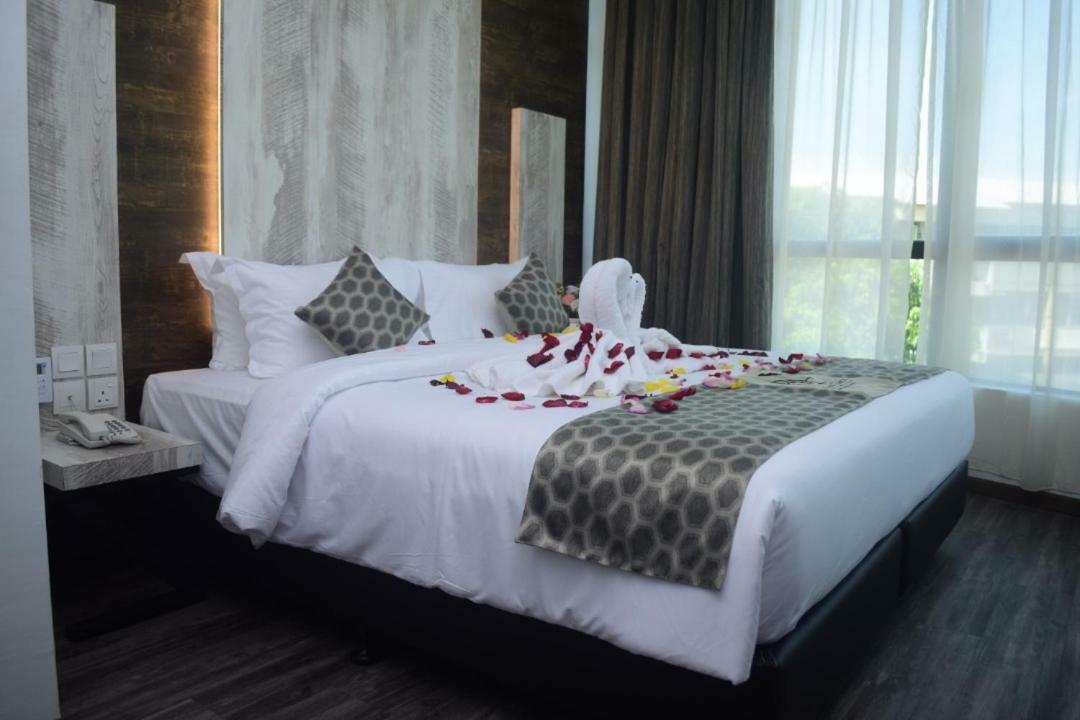 Rest And Comfort Boutique Hotel Kuala Terengganu Extérieur photo